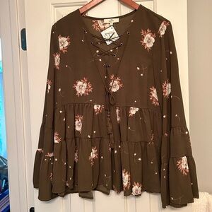 Entro Bell Sleeve Olive Floral Top Sz L